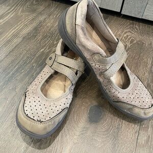 Earth Origins Taupe Mary Jane Flats